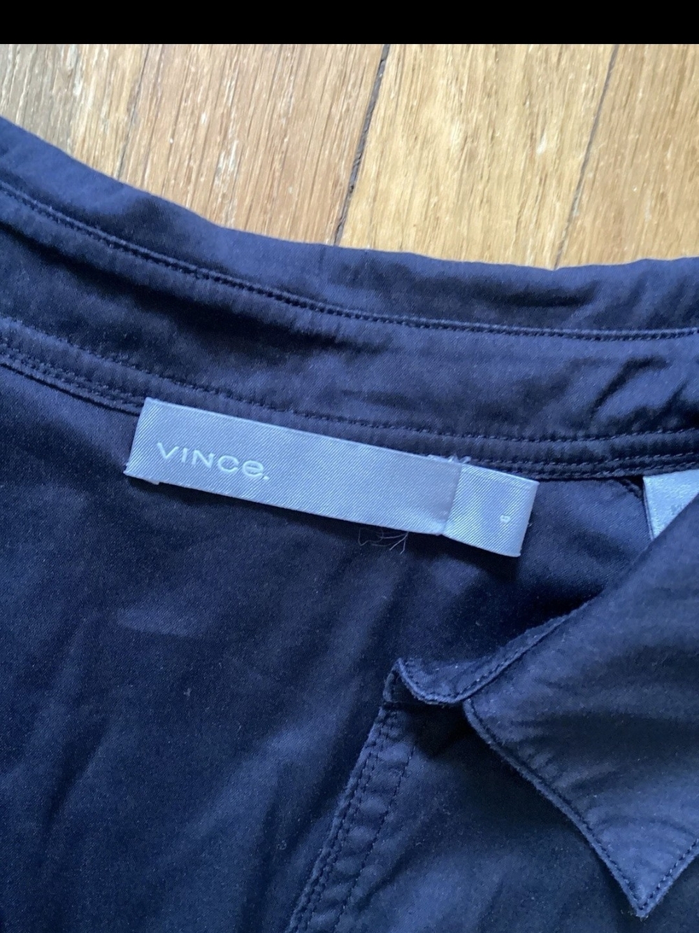 Luxe Vince Ladies Size 6 Solid Black Pullover V-Neck Blouse,Cotton Blend,MINT - Picture 3 of 3